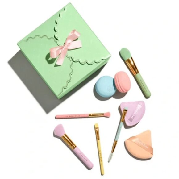 Spectrum Collections Other - Spectrum Patisserie Pastel Makeup Brush Set NWT